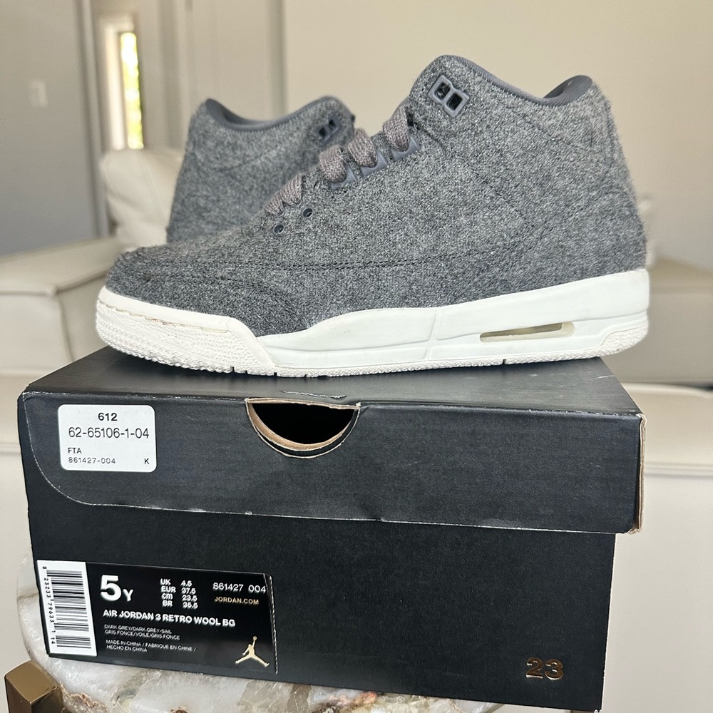 Jordan retro 3s